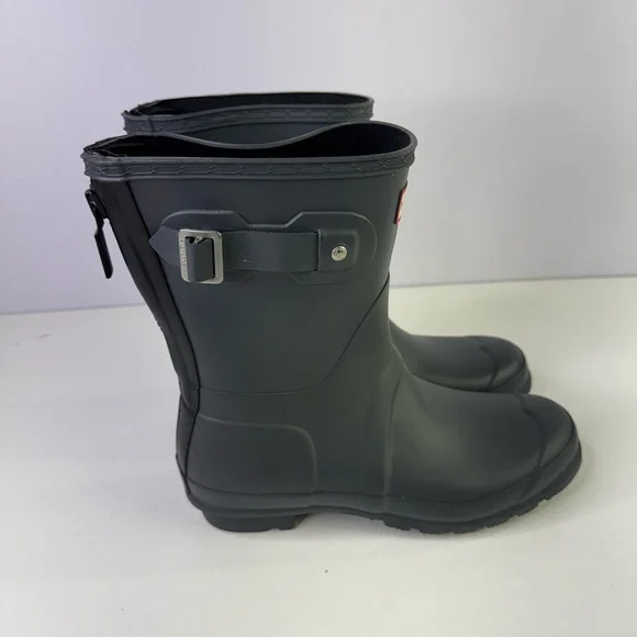 Short Hunter Boots with back zipper size 8 EUC - Picture 2 of 8